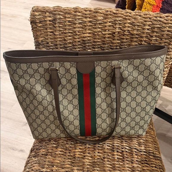 Gucci Tote - Picture 2 of 15